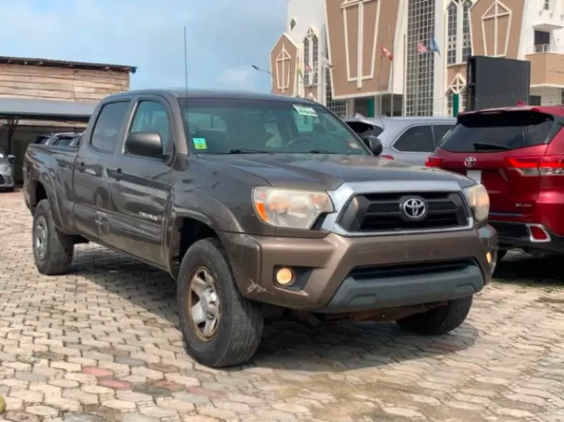 TOYOTA Tacoma   - 2012