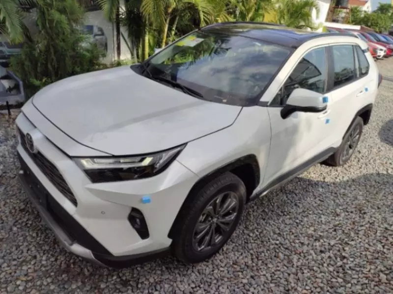 TOYOTA RAV 4   - 2025