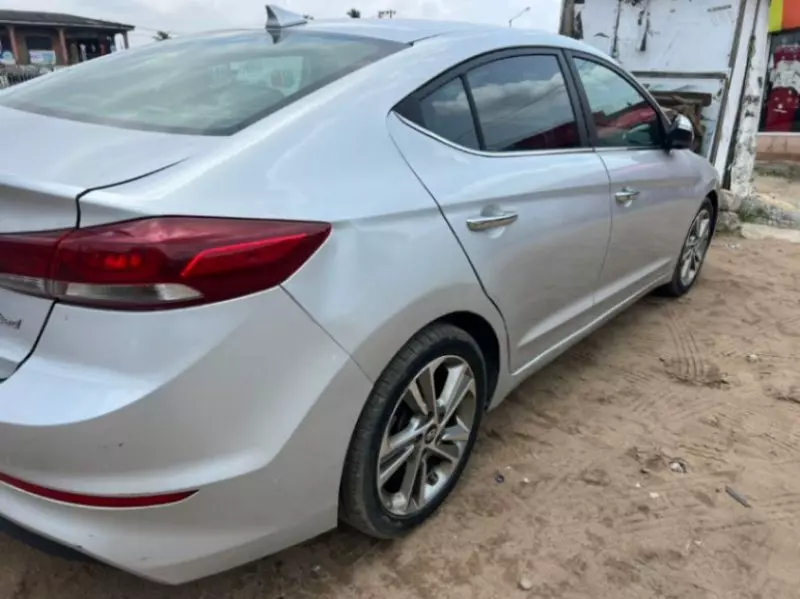 Hyundai Elantra   - 2017