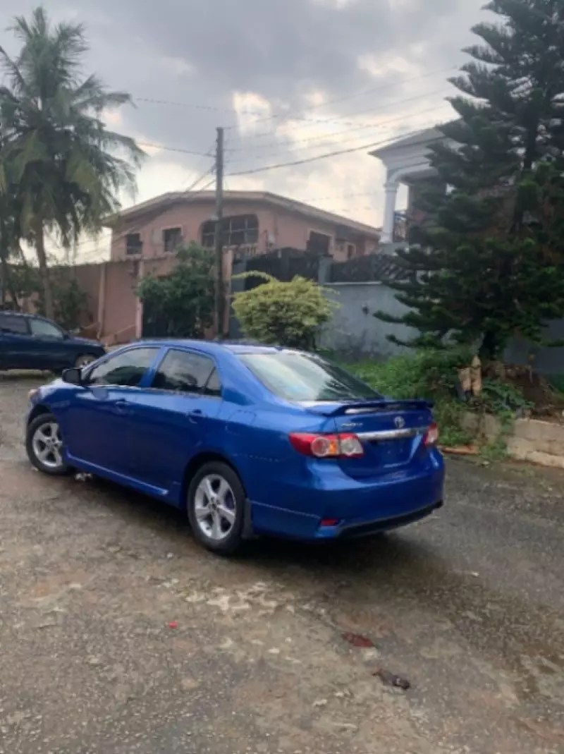 Toyota Corolla   - 2011