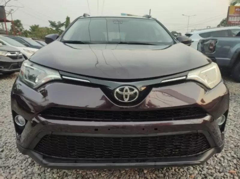 Toyota RAV4   - 2017