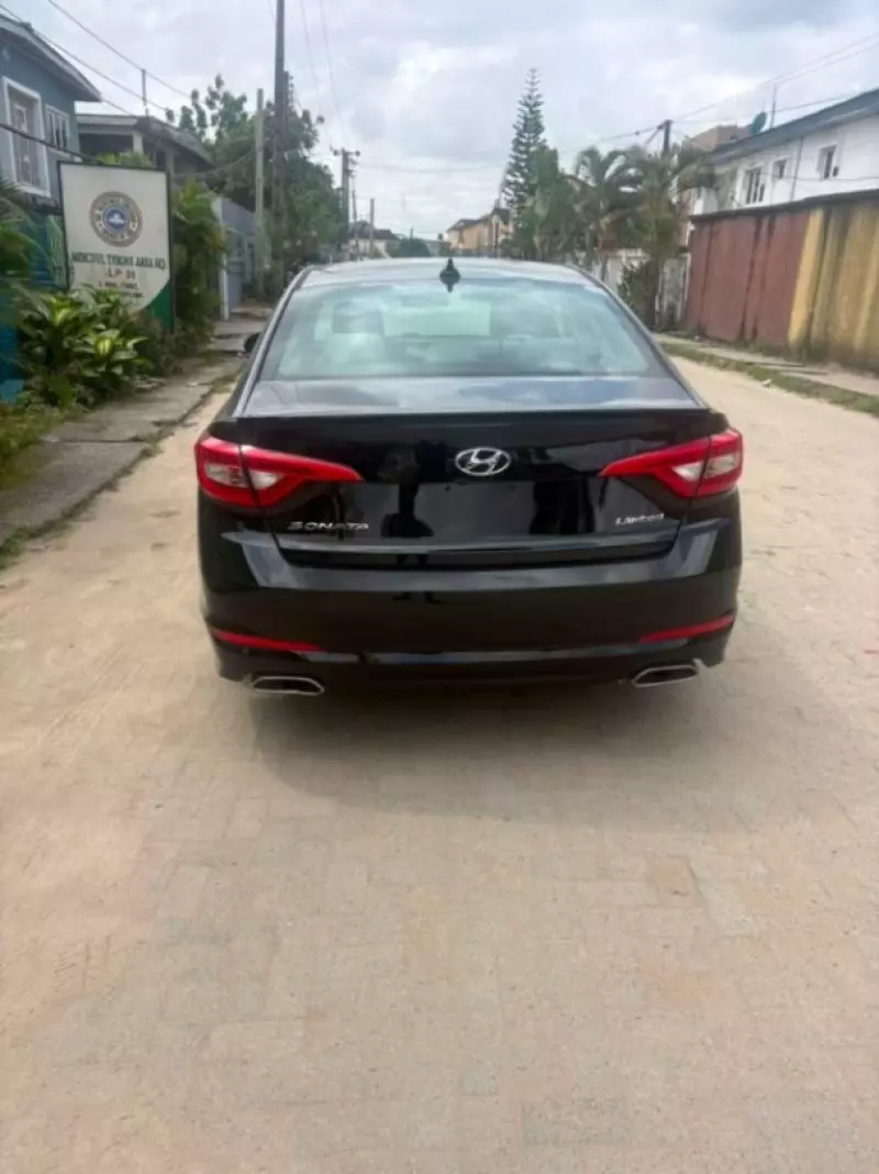Hyundai Sonata   - 2016