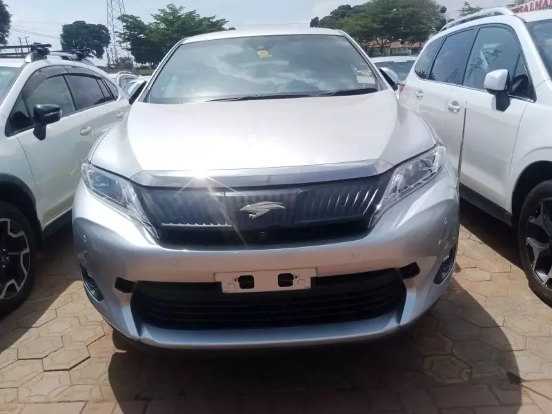 Toyota Harrier   - 2016