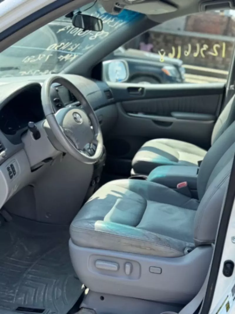 Toyota Sienna   - 2008