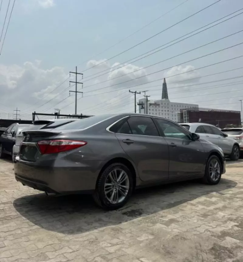 Toyota Camry - 2015