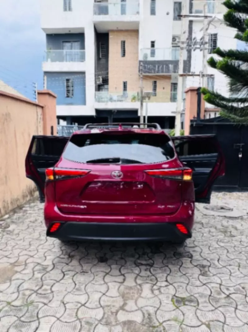 TOYOTA Highlander - 2021