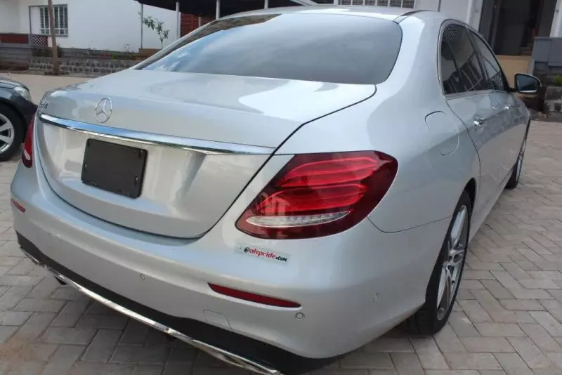 Mercedes-Benz E200   - 2016