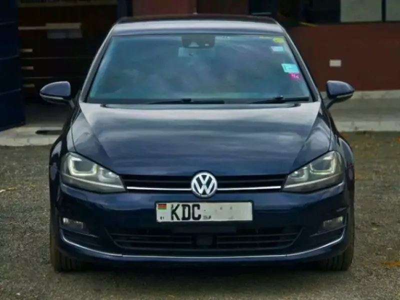 Volkswagen Golf   - 2014