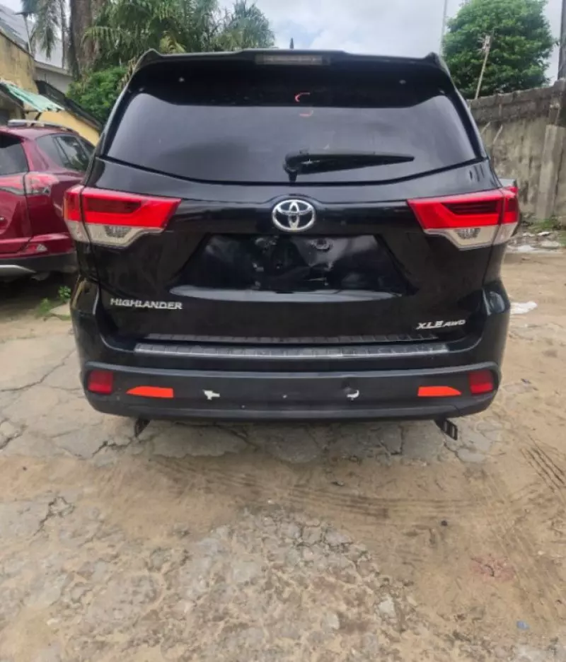 TOYOTA Highlander   - 2016