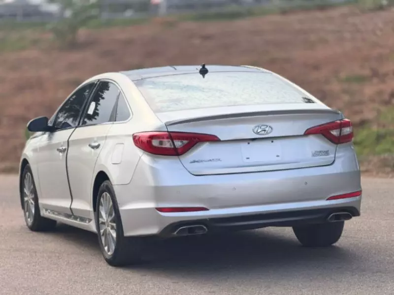 Hyundai Sonata   - 2015