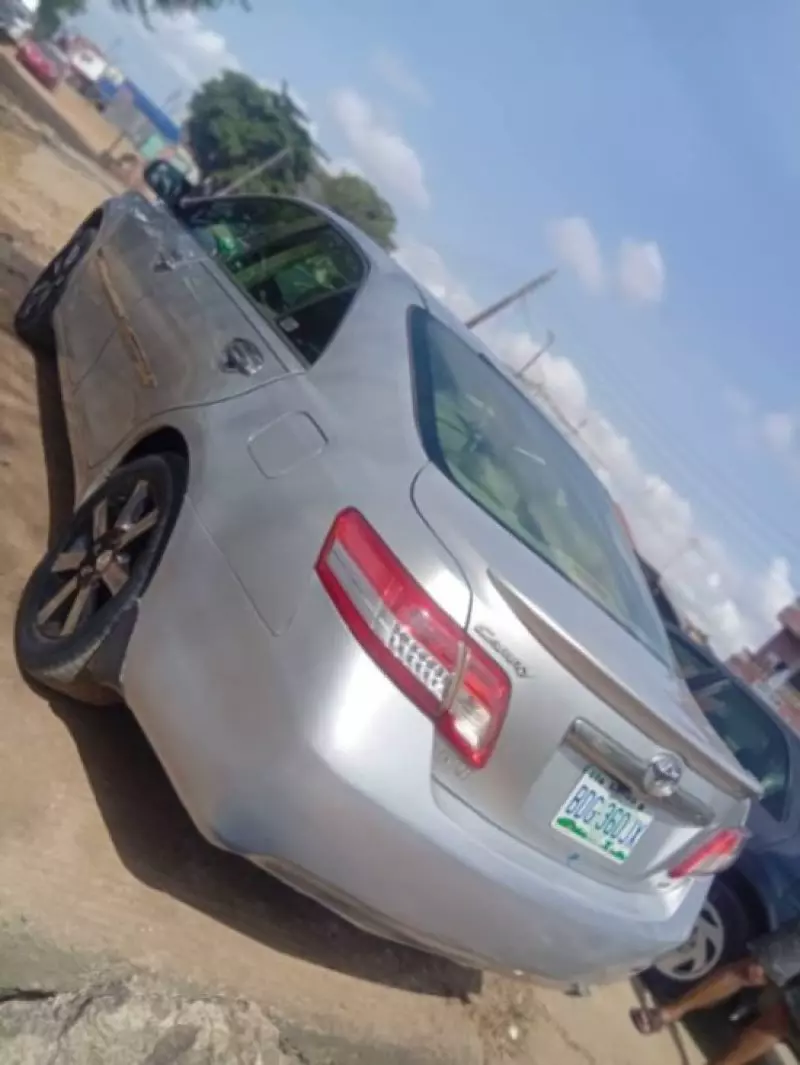 Toyota Camry   - 2007