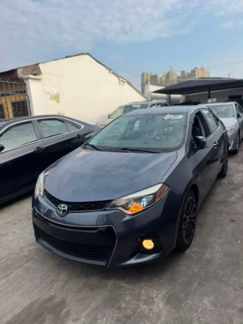 TOYOTA Corolla   - 2015