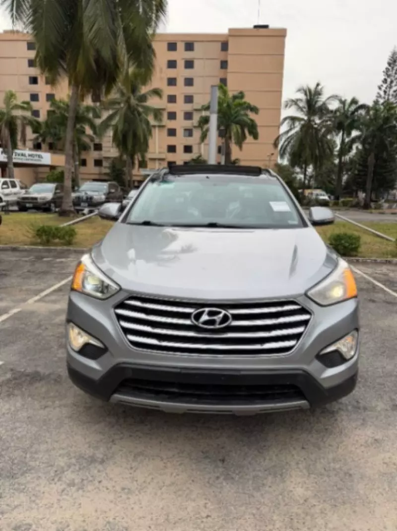 Hyundai Santa Fe   - 2014