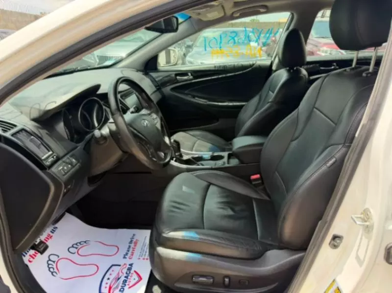 Hyundai Sonata   - 2013