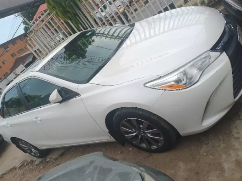 Toyota Camry   - 2016