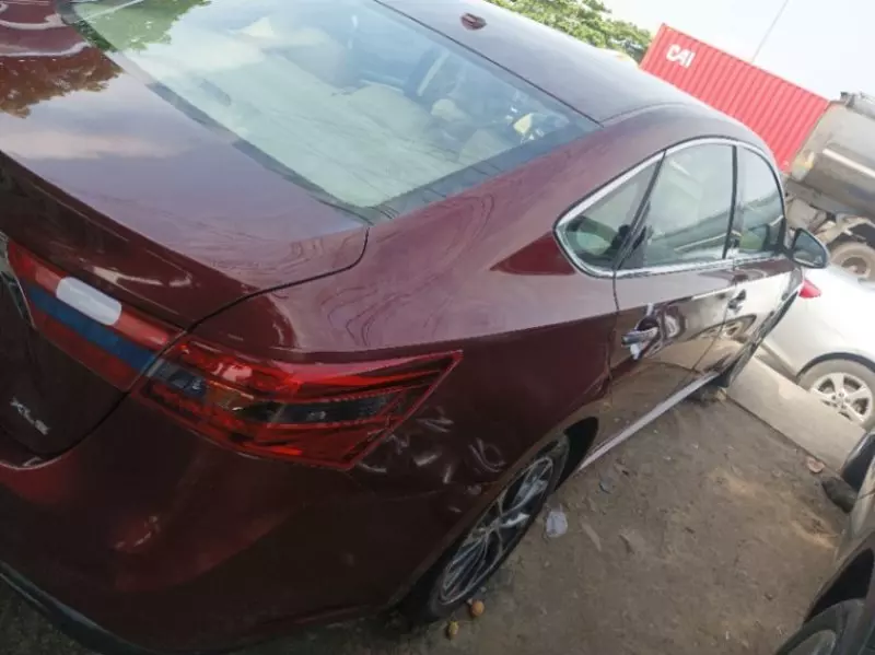 Toyota Avalon - 2015