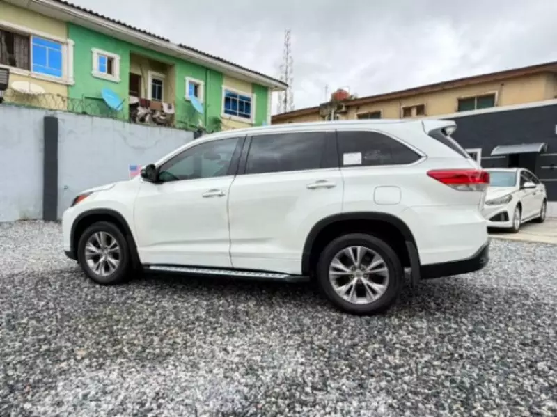 TOYOTA Highlander   - 2015
