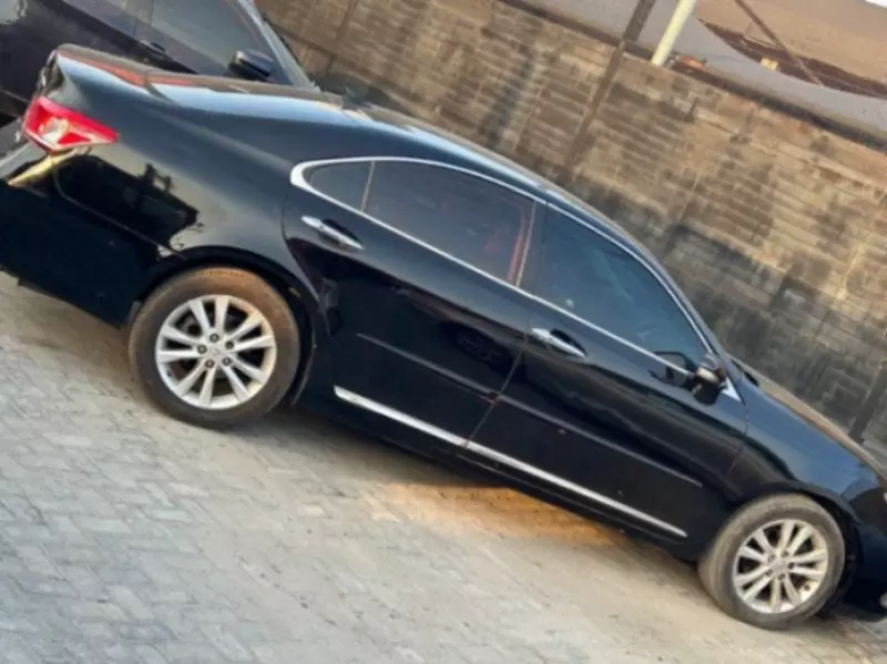Lexus ES   - 2010