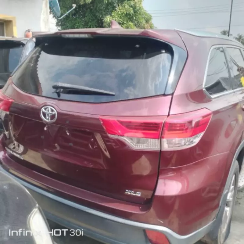 Toyota Highlander   - 2015