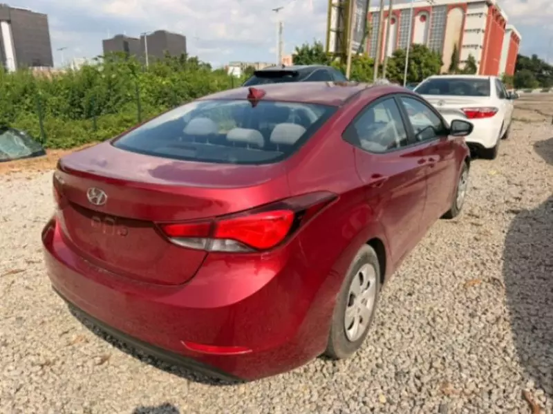 Hyundai Elantra   - 2016