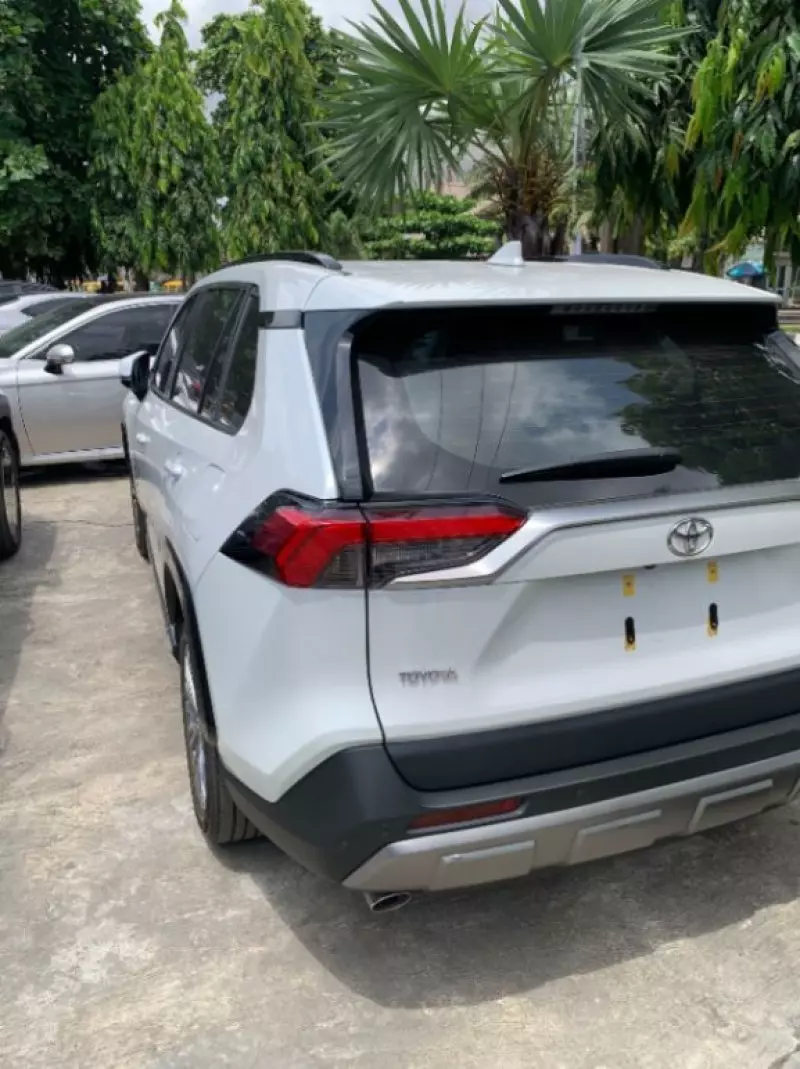 TOYOTA RAV 4   - 2024