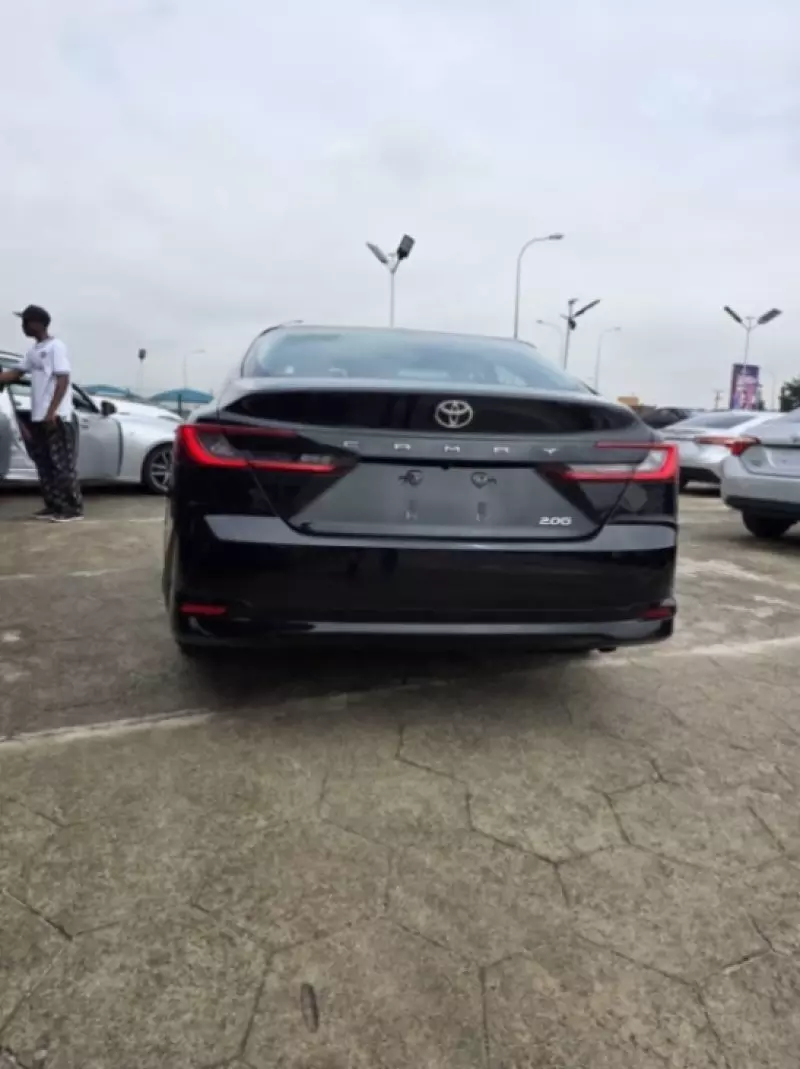 TOYOTA Camry   - 2025