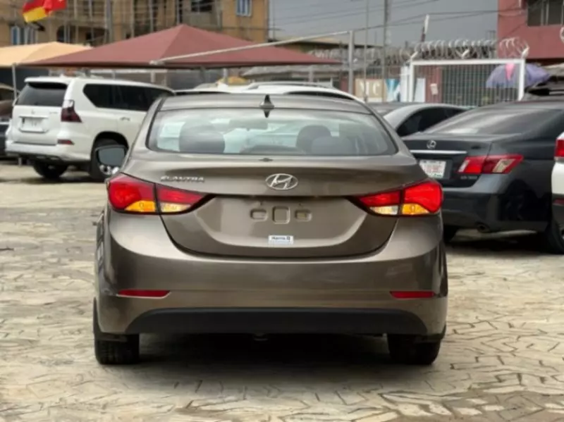 Hyundai Elantra   - 2015