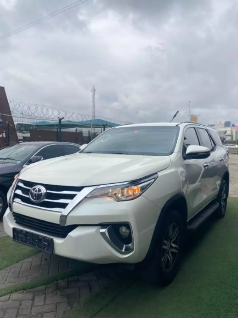 Toyota Fortuner   - 2018