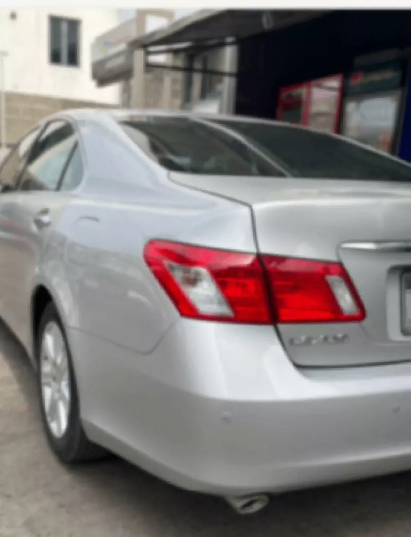 Lexus ES   - 2009