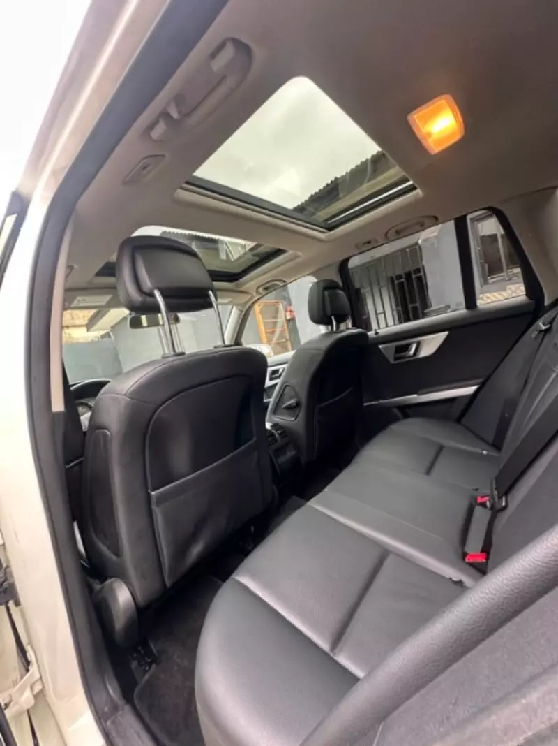 Mercedes-Benz GLK 350   - 2010