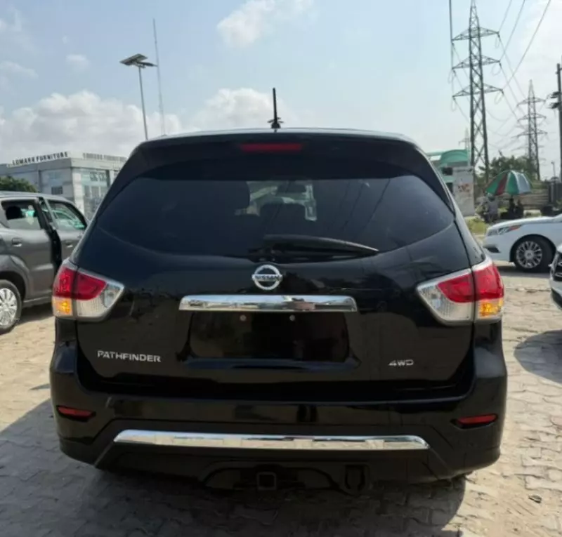 Nissan Pathfinder   - 2014