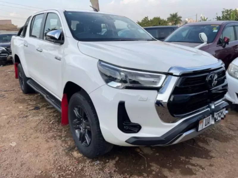 Toyota Hilux   - 2020