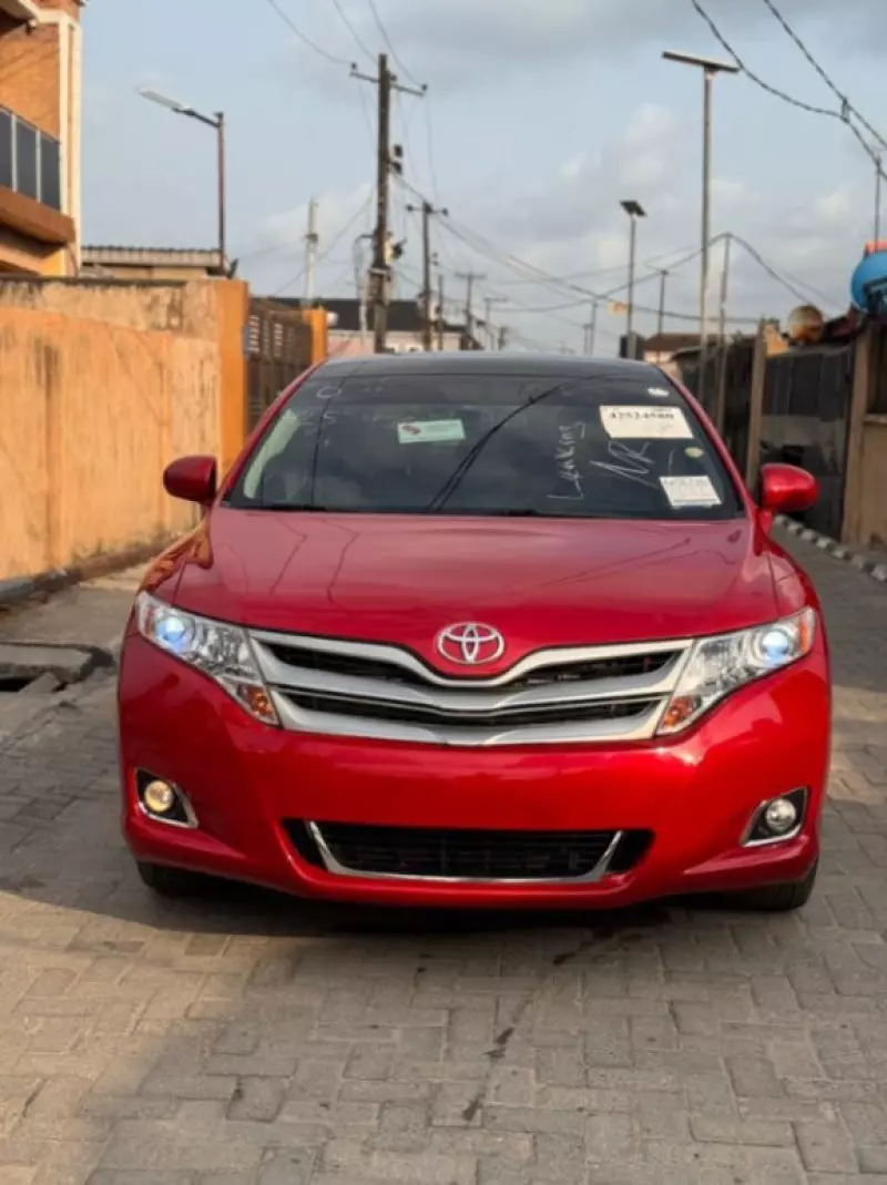 Toyota Venza   - 2012
