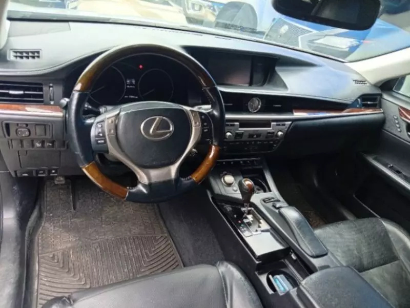 Lexus ES - 2013