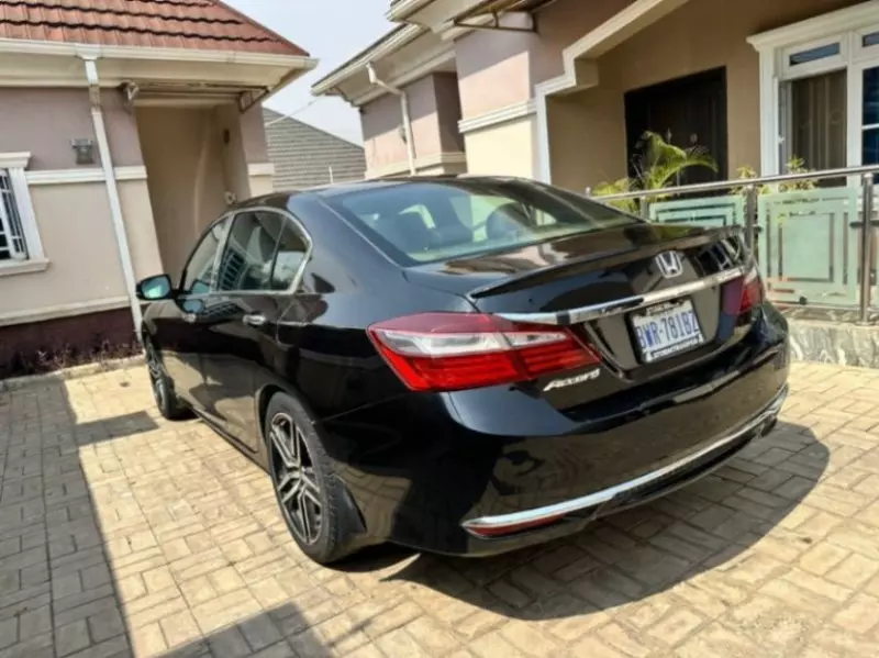 Honda Accord - 2013