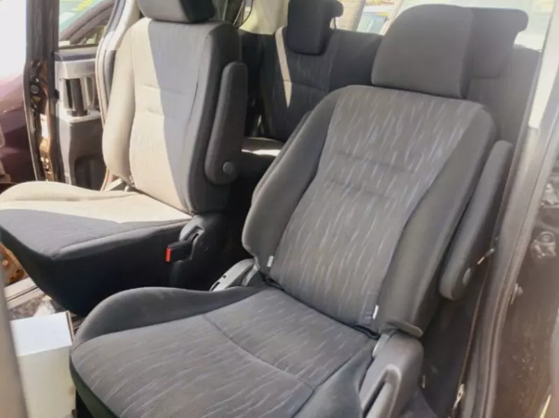 TOYOTA Noah - 2012