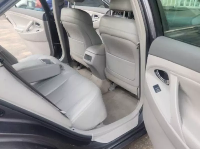 TOYOTA Camry   - 2010