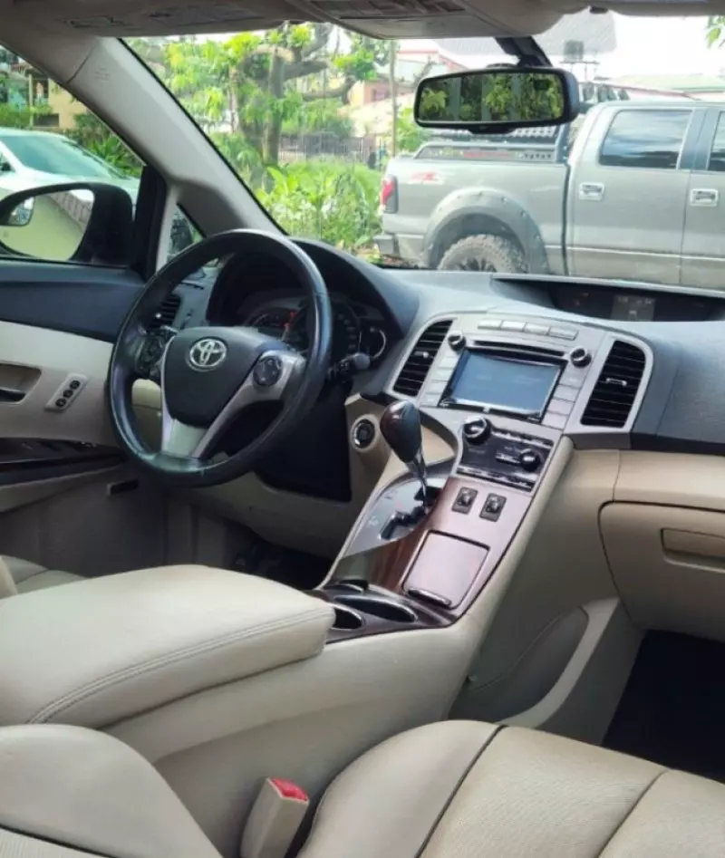 Toyota Venza   - 2014
