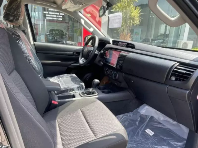 Toyota Hilux   - 2025
