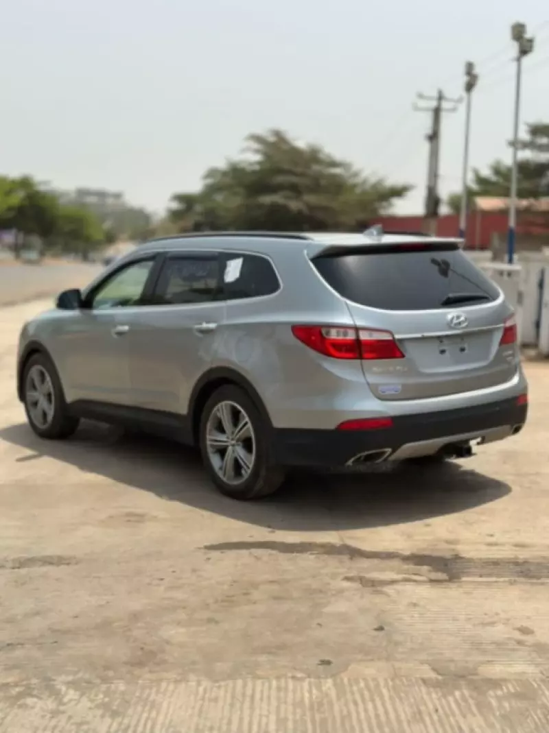 Hyundai Santa Fe - 2014