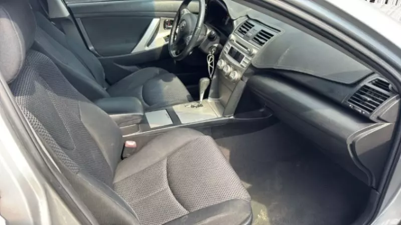 Toyota Camry   - 2010