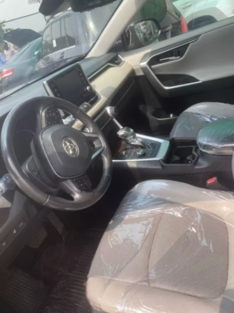 Toyota RAV 4   - 2020