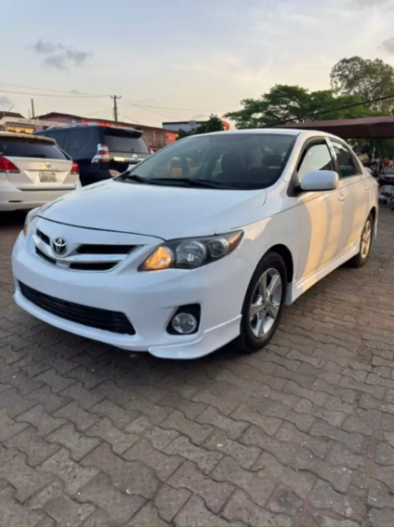 Toyota Corolla   - 2011
