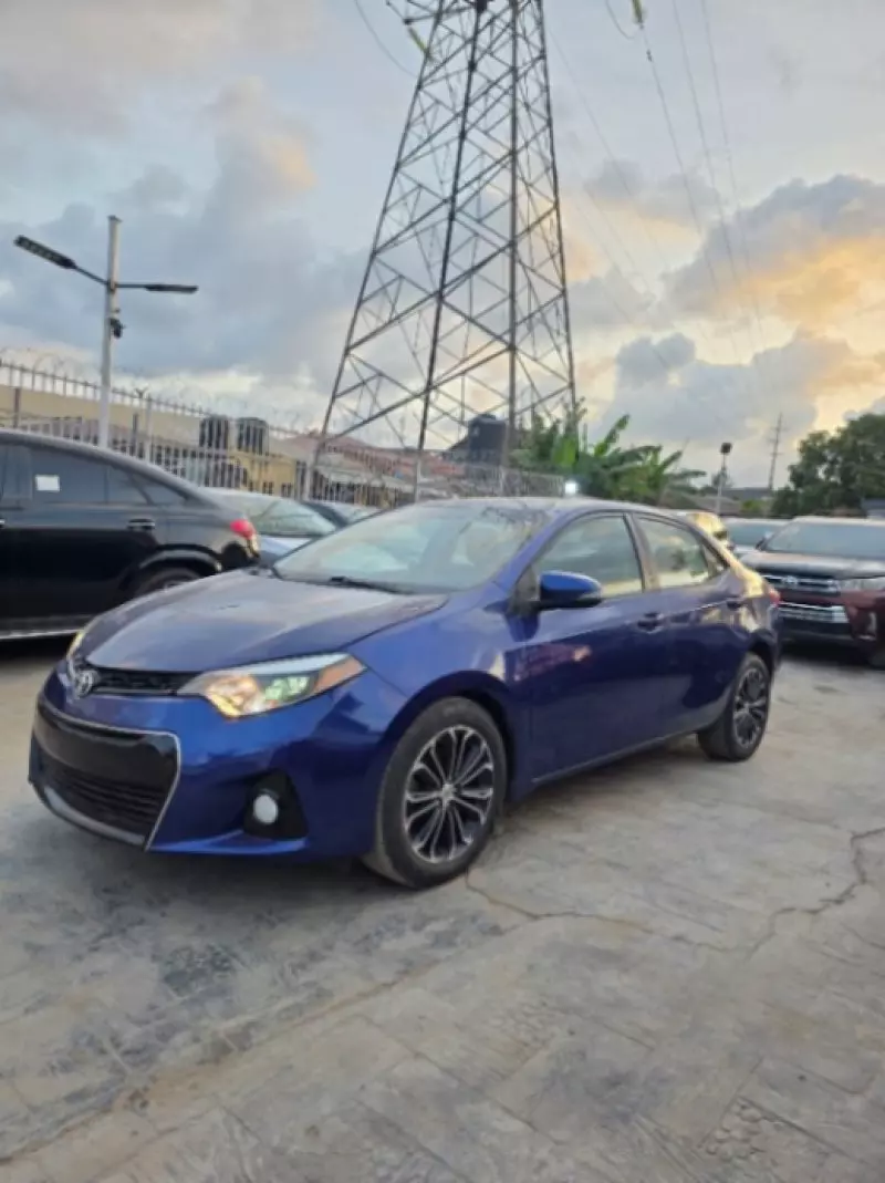 Toyota Corolla   - 2014