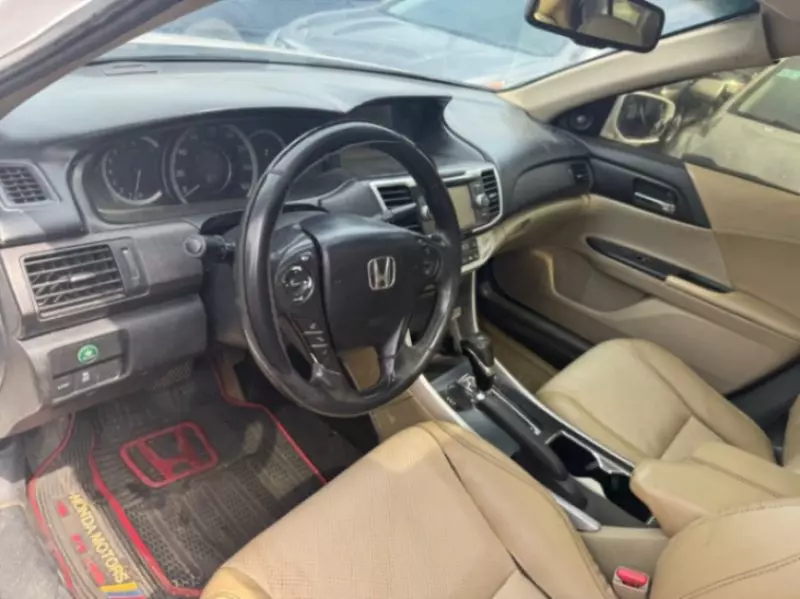 Honda Accord   - 2013