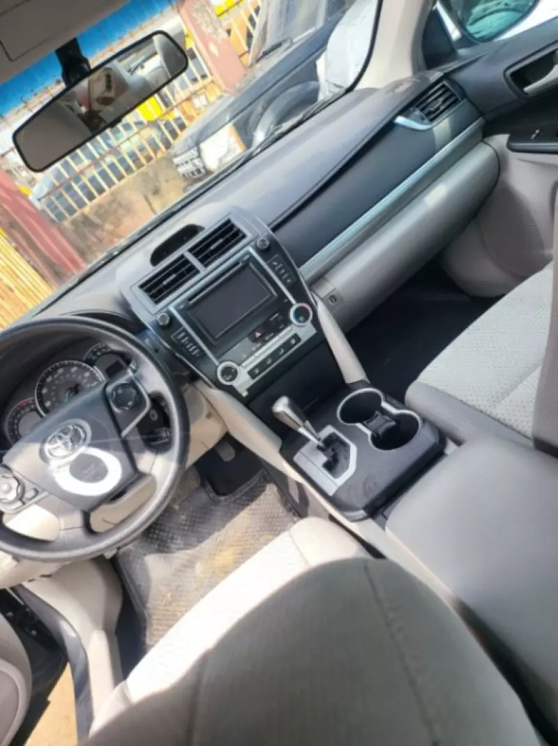 Toyota camry   - 2013
