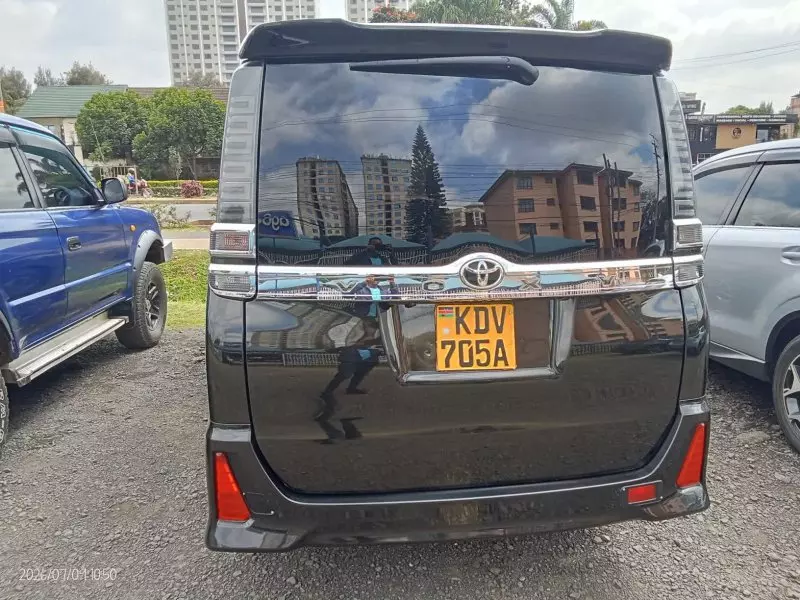 TOYOTA Voxy    - 2018