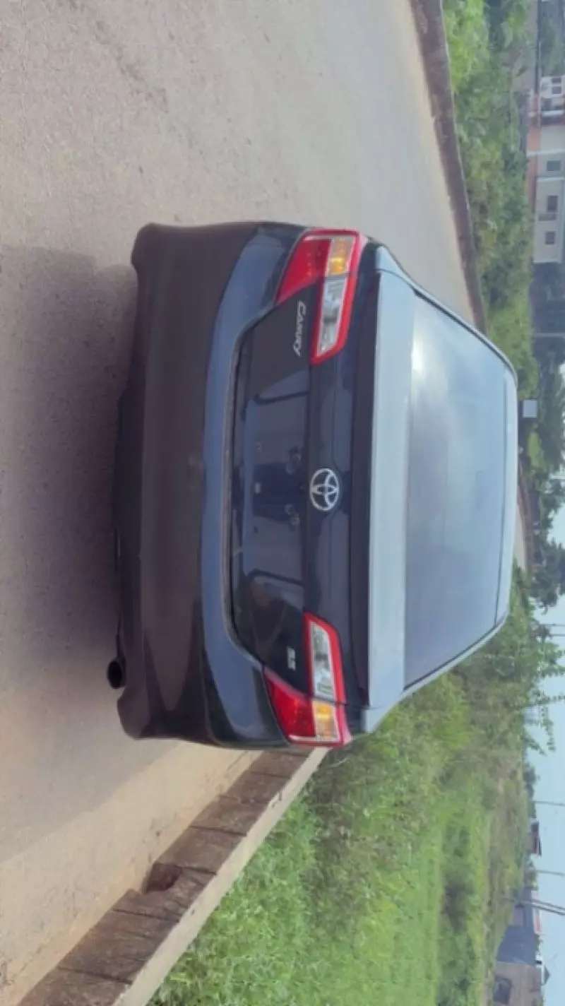 Toyota Camry   - 2012