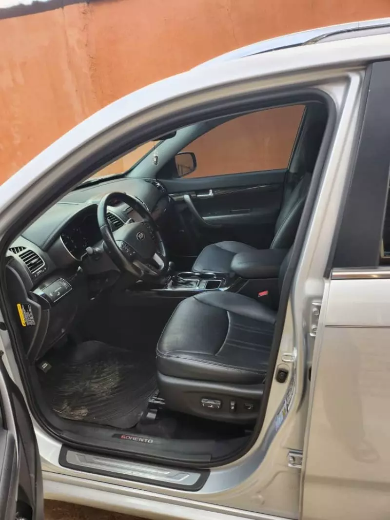 KIA Sorento   - 2014