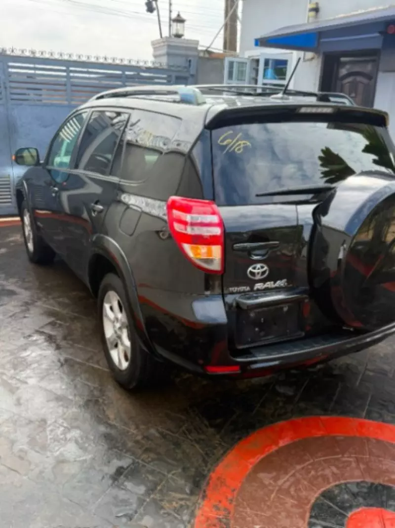 TOYOTA RAV 4 - 2010